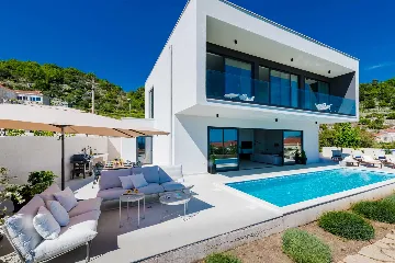Modern Villa with Pool and Sea Views in Dubrovnik