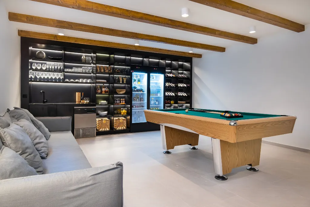 Modern Island Villa with Pool in Novalja
