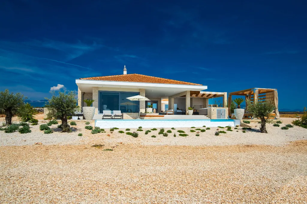 Contemporary Seaside Villa with Pool in Novalja