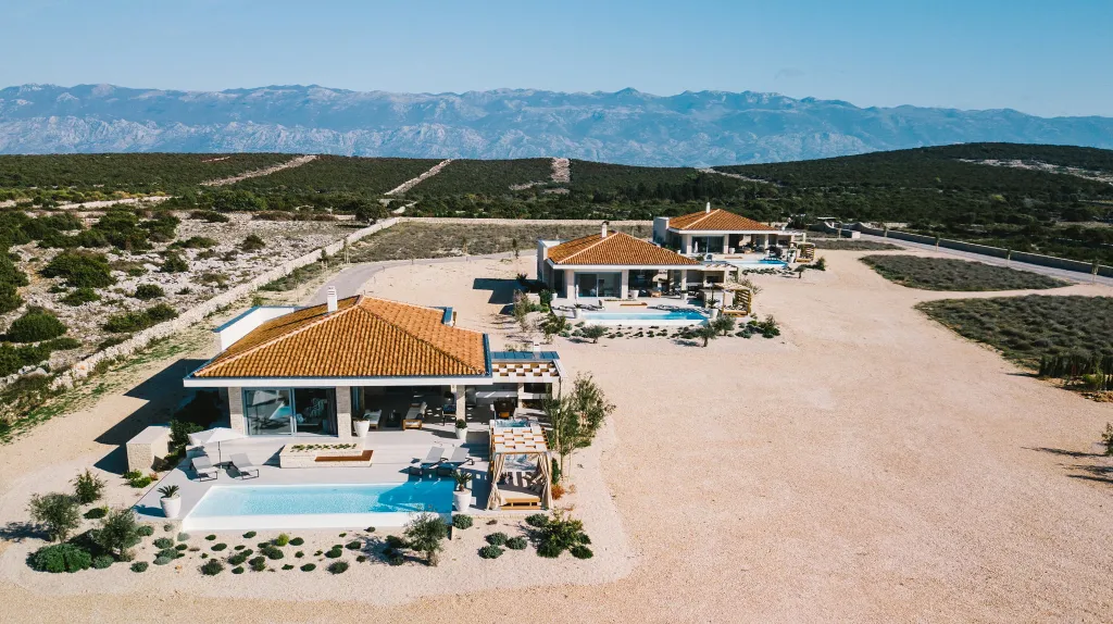 Contemporary Seaside Villa with Pool in Novalja