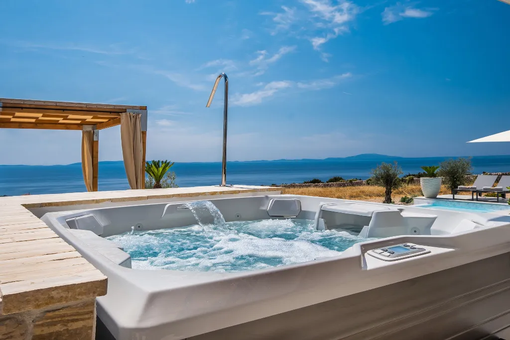 Modern Villa with Pool and Terrace, Novalja