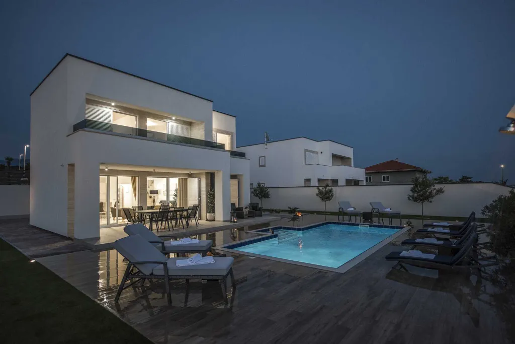Modern Family Villa with Pool in Novalja