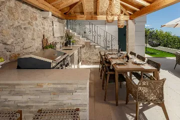 Modern Family Villa with Pool in Mlini