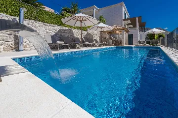 Modern Family Villa with Pool in Mlini