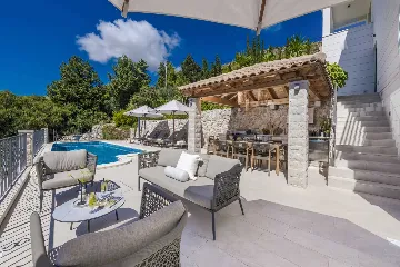 Modern Family Villa with Pool in Mlini