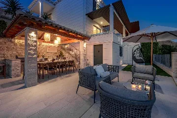 Modern Family Villa with Pool in Mlini