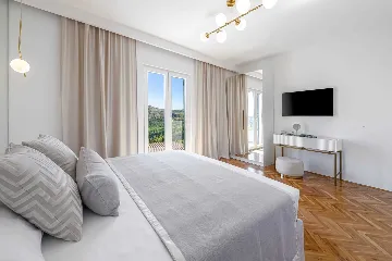 Modern Family Villa with Pool in Mlini