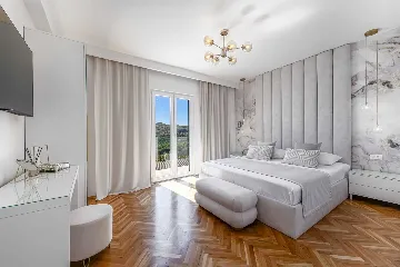 Modern Family Villa with Pool in Mlini