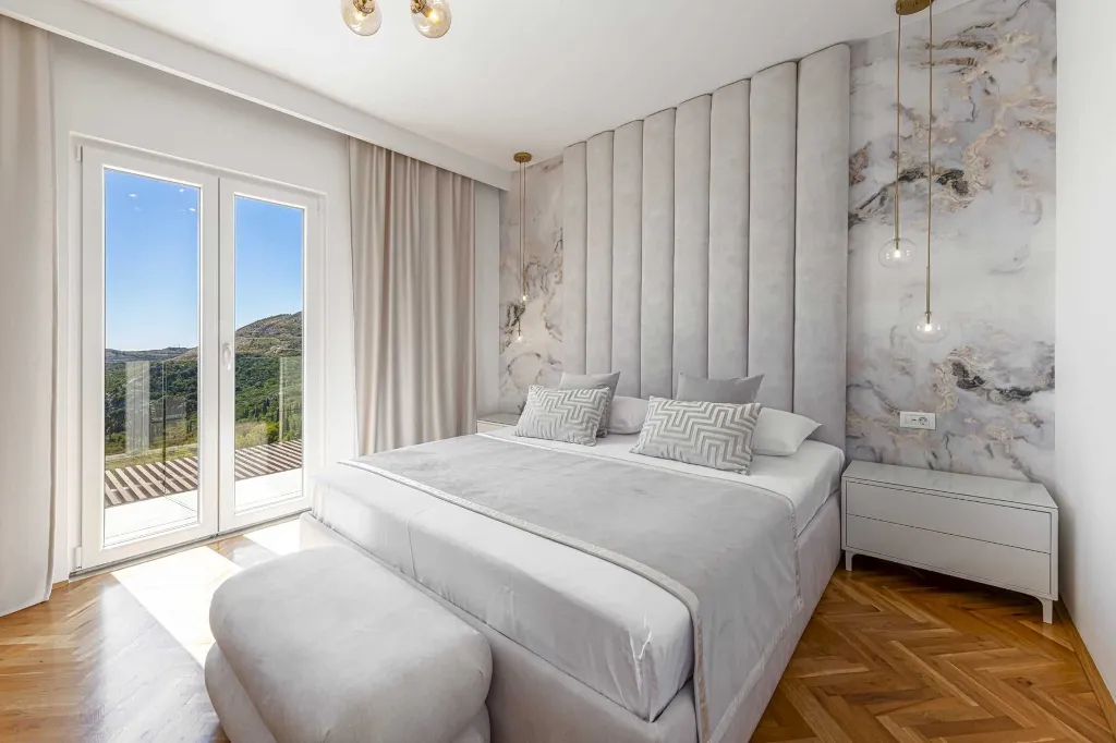 Modern Family Villa with Pool in Mlini