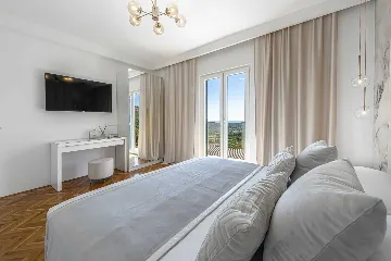 Modern Family Villa with Pool in Mlini