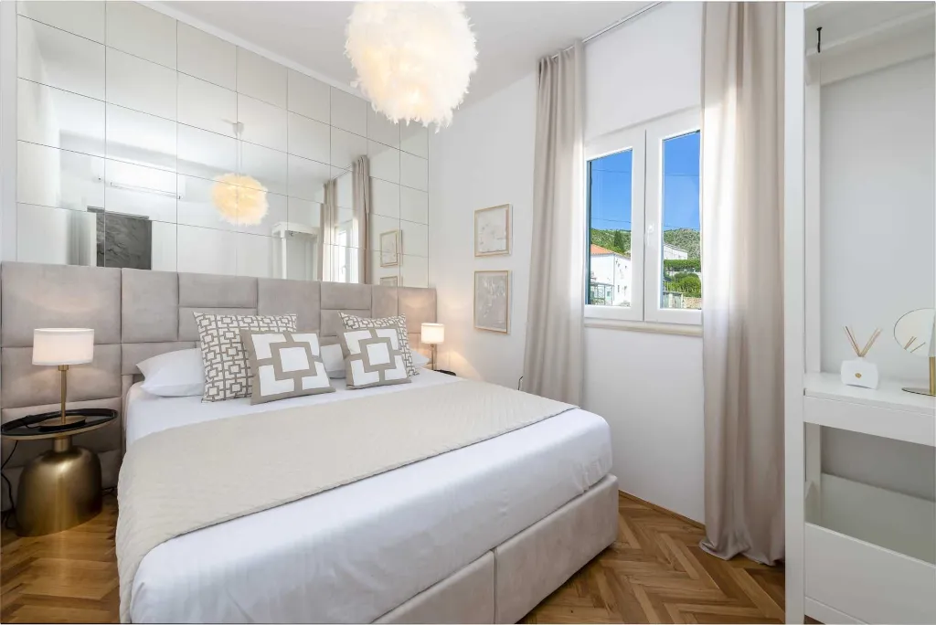 Modern Family Villa with Pool in Mlini