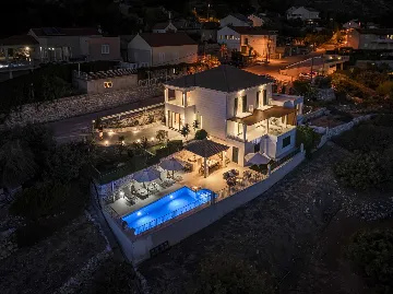 Modern Family Villa with Pool in Mlini
