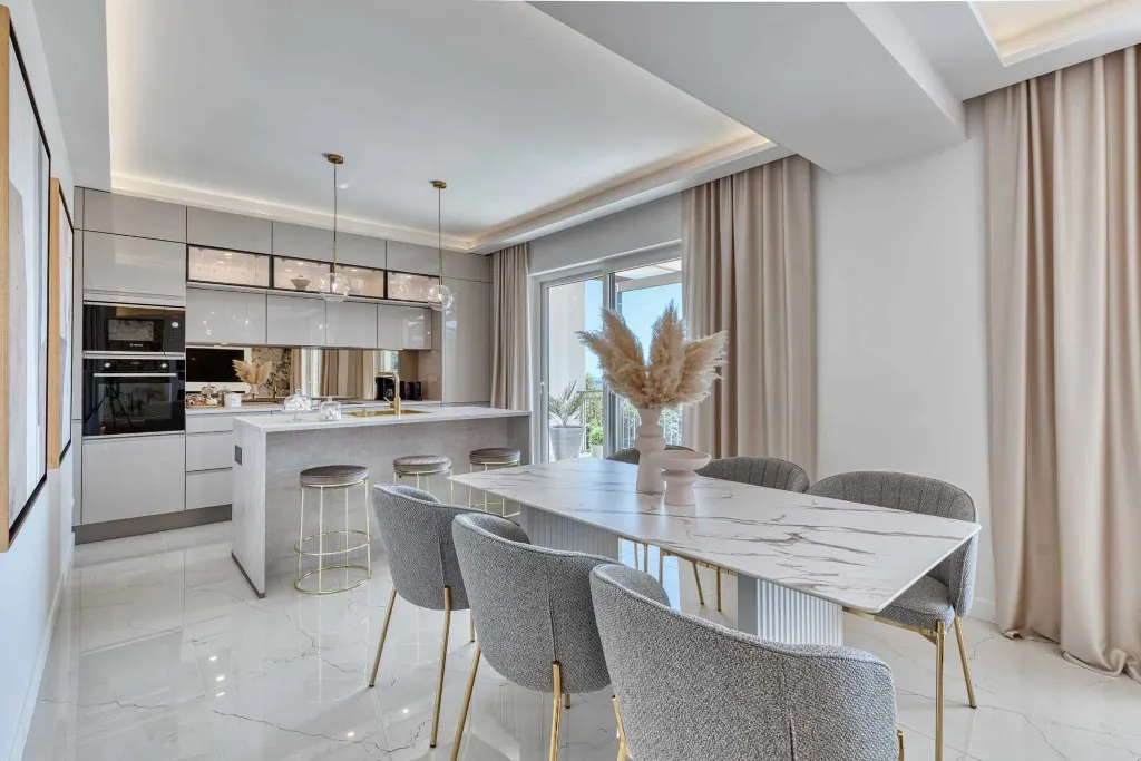 Modern Family Villa with Pool in Mlini