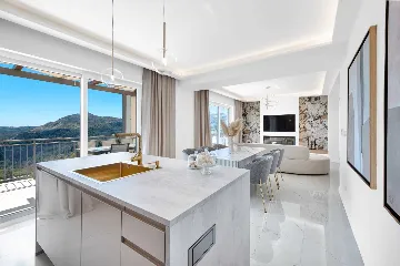 Modern Family Villa with Pool in Mlini