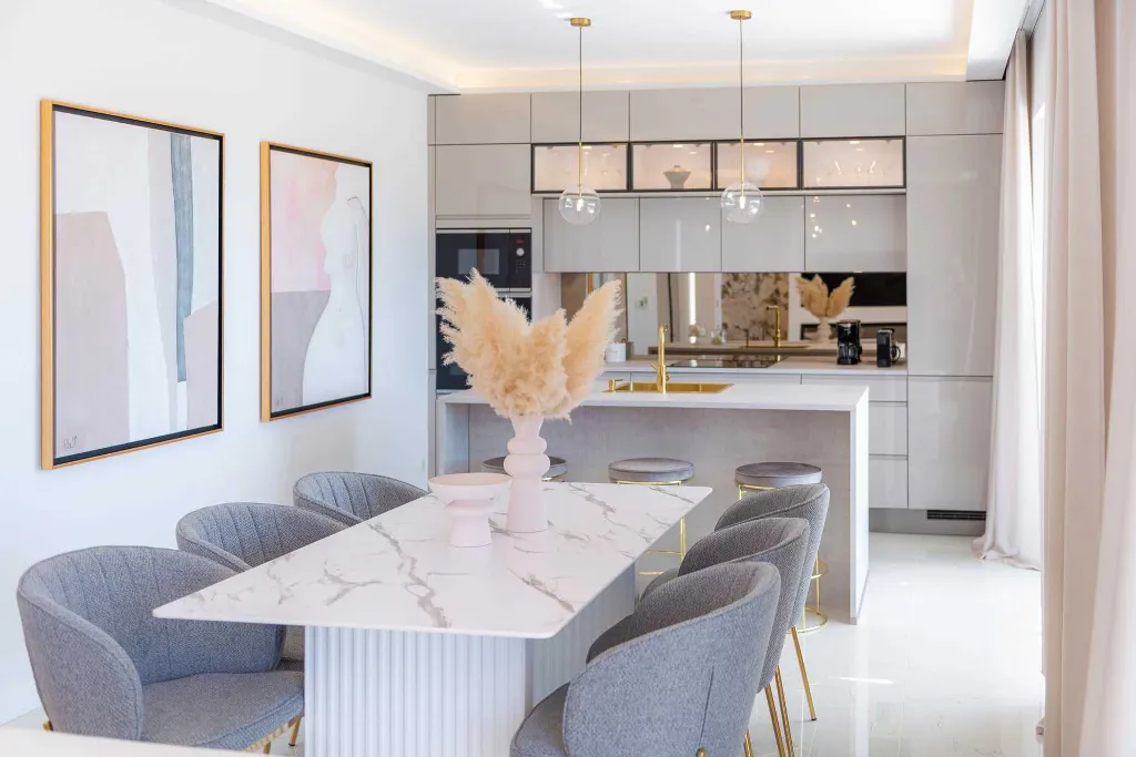Modern Family Villa with Pool in Mlini