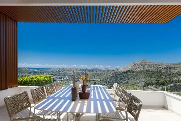 Modern Family Villa with Pool in Mlini