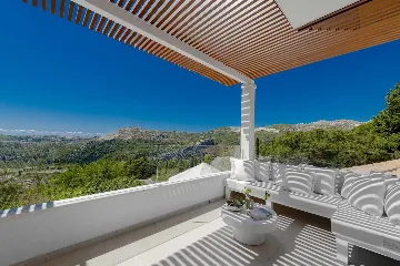 Modern Family Villa with Pool in Mlini