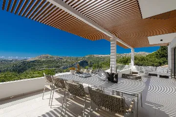 Modern Family Villa with Pool in Mlini