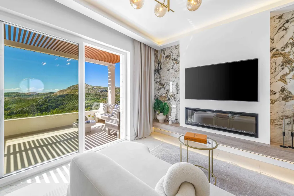 Modern Family Villa with Pool in Mlini