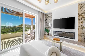 Modern Family Villa with Pool in Mlini