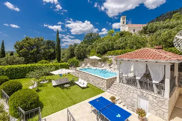 Modern Family Villa with Pool near Mlini