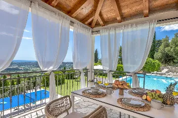 Modern Family Villa with Pool near Mlini