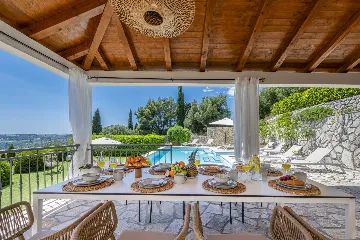 Modern Family Villa with Pool near Mlini