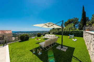 Modern Family Villa with Pool near Mlini