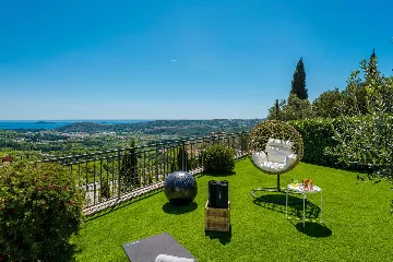 Modern Family Villa with Pool near Mlini