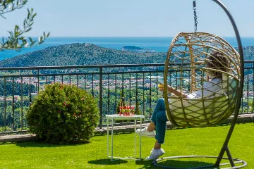 Modern Family Villa with Pool near Mlini