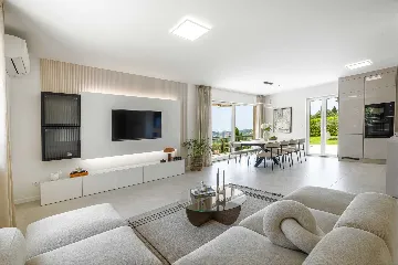 Modern Family Villa with Pool near Mlini