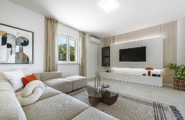 Modern Family Villa with Pool near Mlini