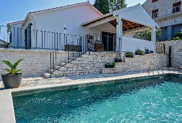 Coastal Villa Retreat with Heated Pool, Splitska