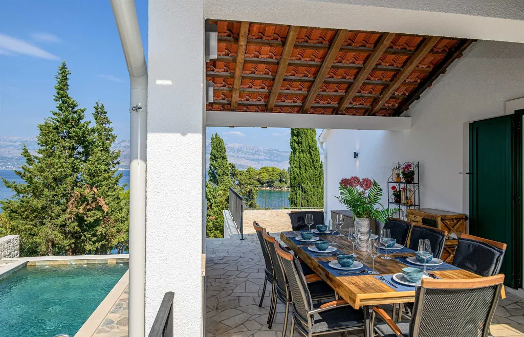 Coastal Villa Retreat with Heated Pool, Splitska