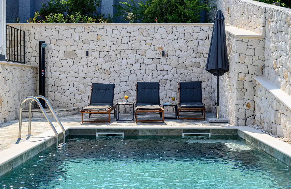Coastal Villa Retreat with Heated Pool, Splitska