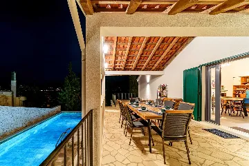 Coastal Villa Retreat with Heated Pool, Splitska