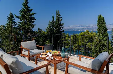 Coastal Villa Retreat with Heated Pool, Splitska