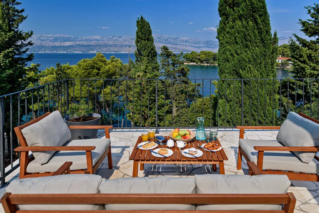 Coastal Villa Retreat with Heated Pool, Splitska