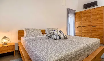 Coastal Villa Retreat with Heated Pool, Splitska