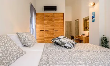 Coastal Villa Retreat with Heated Pool, Splitska