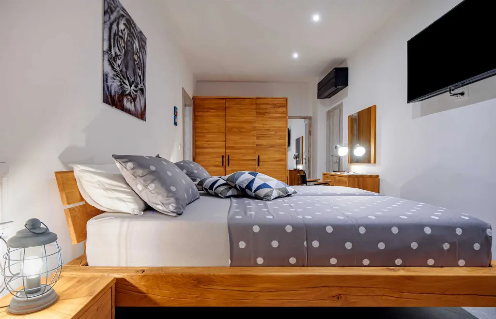 Coastal Villa Retreat with Heated Pool, Splitska