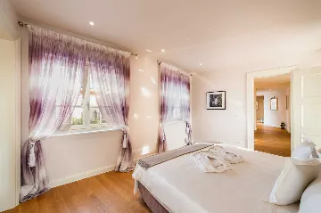 Modern 4-Bedroom Villa with Pool in Vabriga