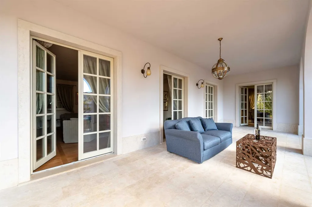 Modern 4-Bedroom Villa with Pool in Vabriga