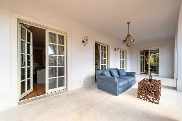 Modern 4-Bedroom Villa with Pool in Vabriga