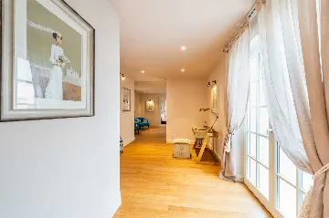 Modern 4-Bedroom Villa with Pool in Vabriga