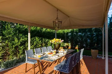 Modern 4-Bedroom Villa with Pool in Vabriga