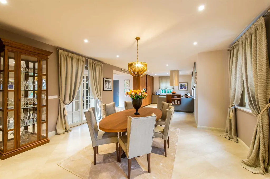 Modern 4-Bedroom Villa with Pool in Vabriga
