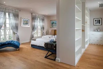 Spacious Designer Villa with Pool in Vabriga