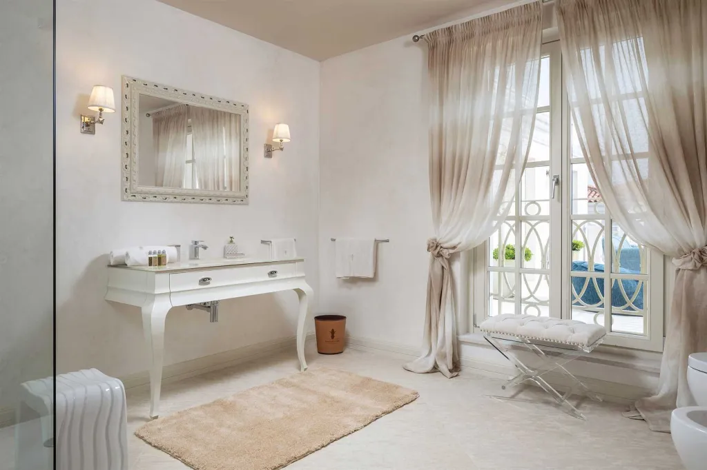Spacious Designer Villa with Pool in Vabriga