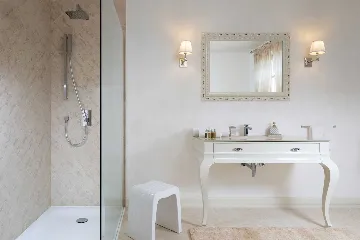 Spacious Designer Villa with Pool in Vabriga